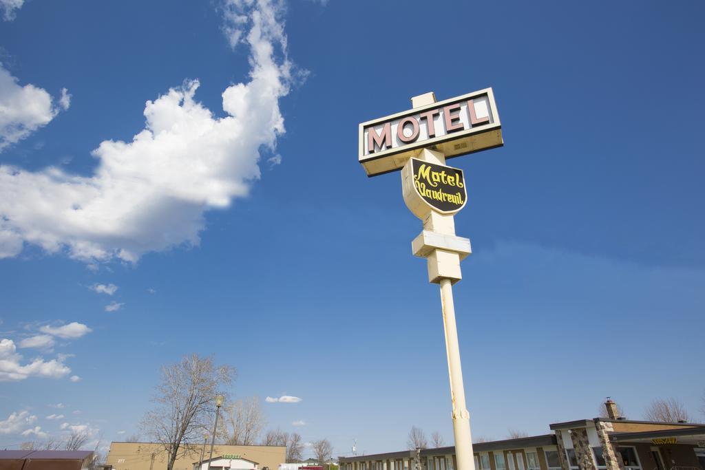 Motel Vaudreuil Exterior photo